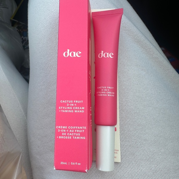 Dae Cactus Fruit Styling Cream - Picture 2 of 2